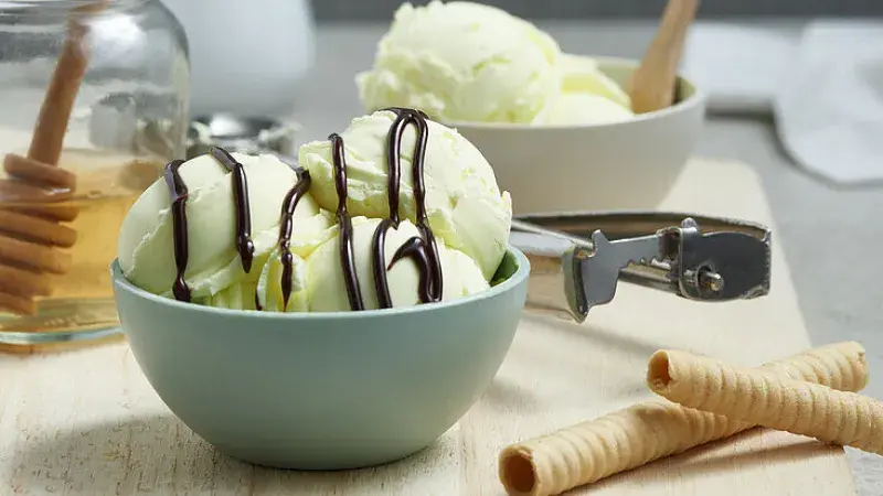 Zmrzlina s čokoládovou polevou