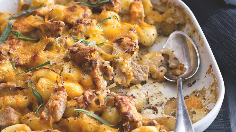 Zapečené noky s vepřovým masem v hořčičné omáčce