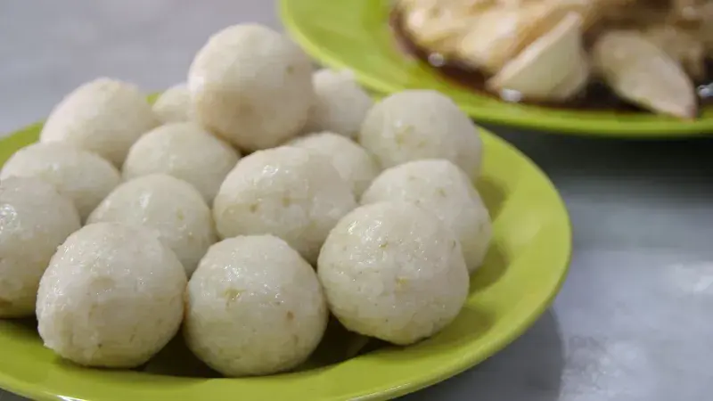 Japonské rýžové kuličky plněné mangem