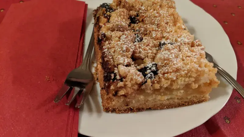 Jablečný koláč s drobenkou z ovesných vloček