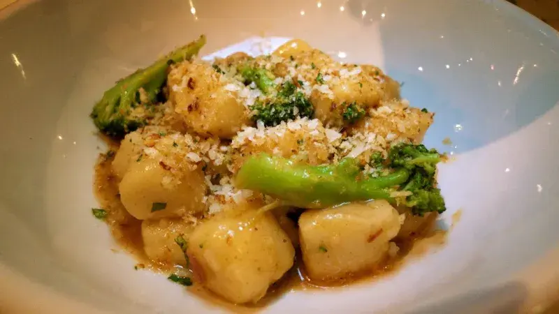 Zapečené gnocchi s brokolicí a sýrem