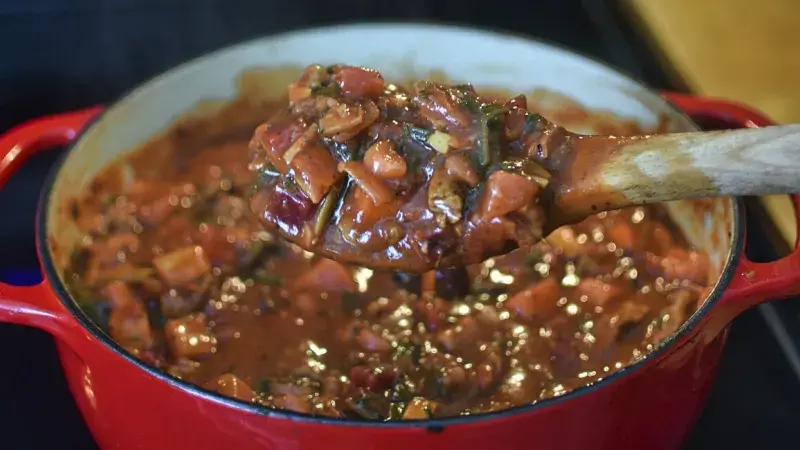 Dušené hovězí s fazolemi a paprikami