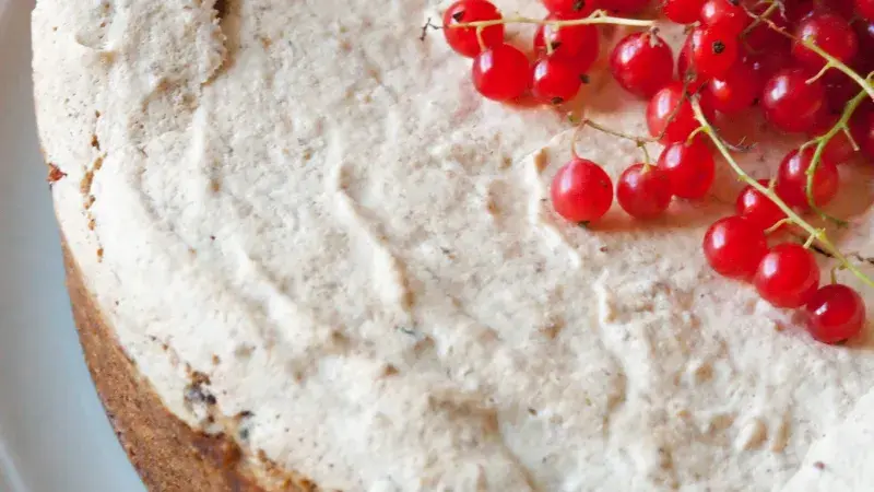 Červenorybízový koláč se sněhem