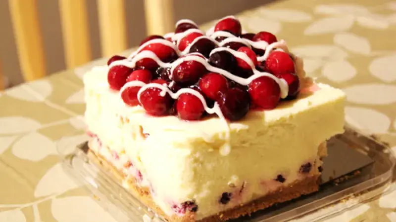 Švédský tvarohový koláč s brusinkami