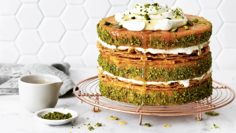 Baklavový dort s meruňkami a pistáciemi