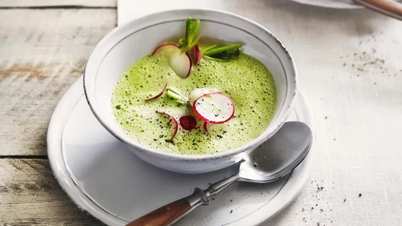 Bramborová pěna s ředkvičkami