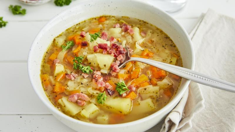 Bramborová polévka se slaninou