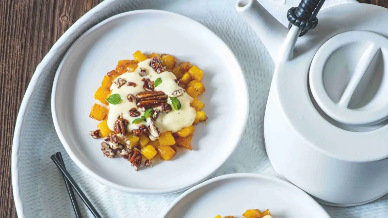 Bramborový mousse, pečený ananas a javorové pekany