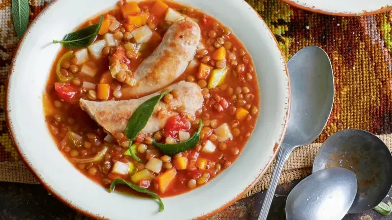 Čočková polévka se salsicciou