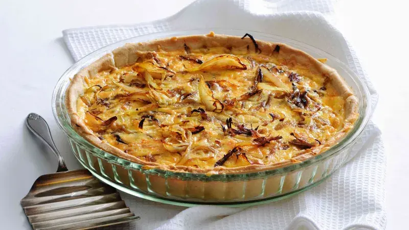 Cibulovo-sýrový quiche