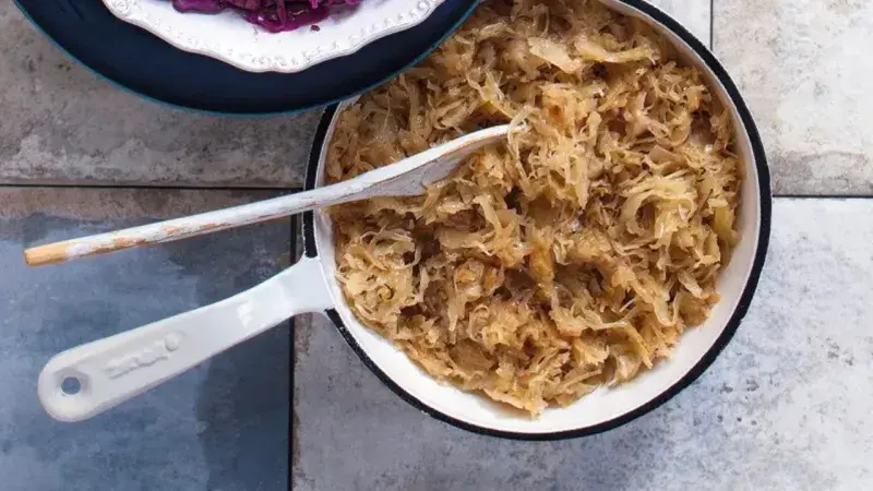 Dušené bílé zelí