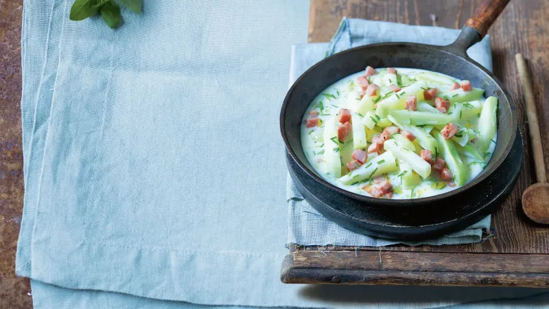 Dušené kedlubny se šunkou