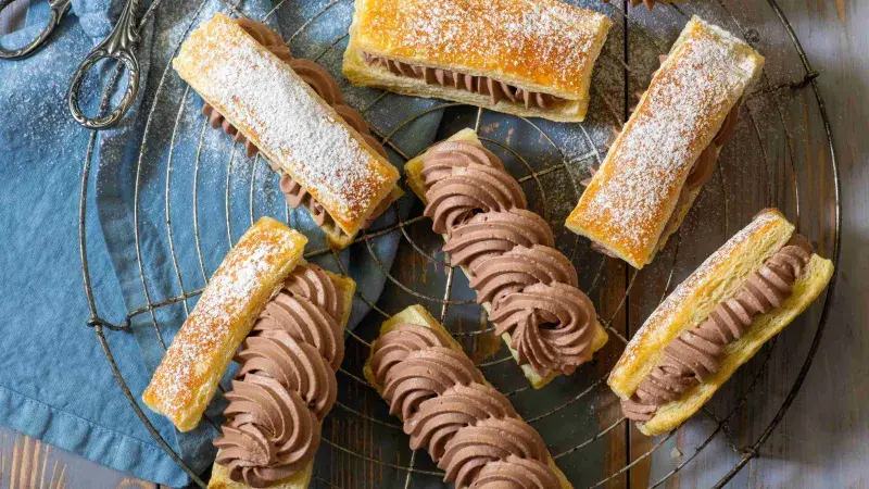 ‚Eclairky‘ s pařížskou šlehačkou