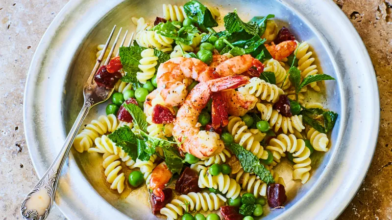 Fusilli s krevetami, chorizem a hráškem