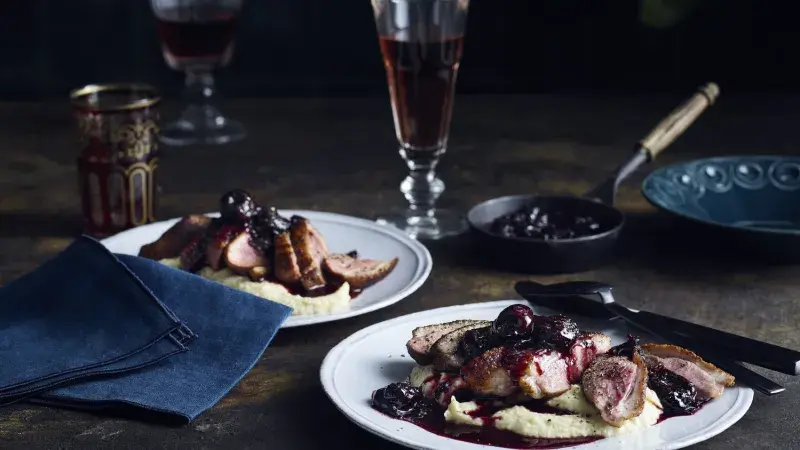 Pečená kachna s višněmi