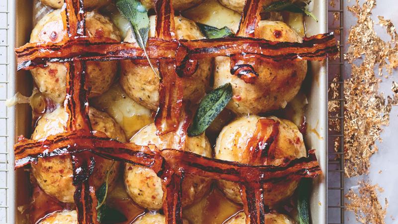 Hot cross buns se slaninou