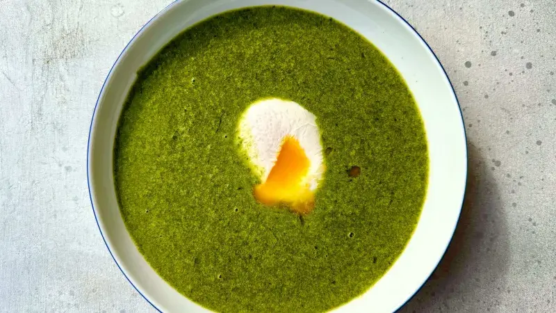 Polévka z medvědího česneku