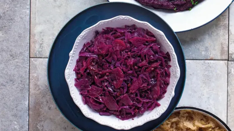 Jablečné červené zelí