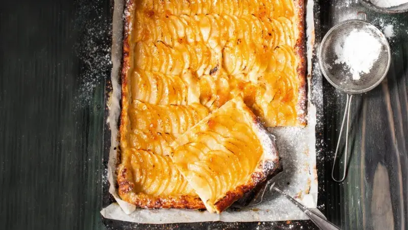 Jablečný koláč z listového těsta