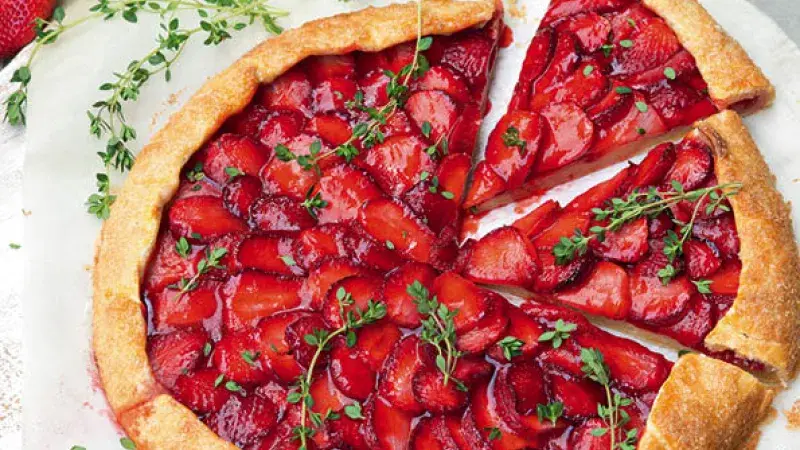 Crostata s jahodami a tymiánem