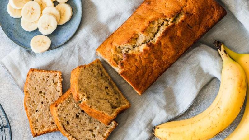 Jednoduchy_bananovy_chlebicek_Einfach_backen.jpeg