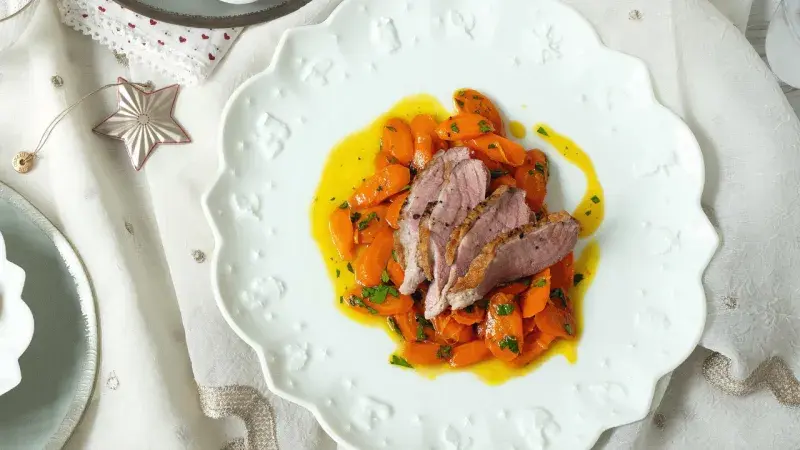 Kachní prsa se salátem z pečené mrkve