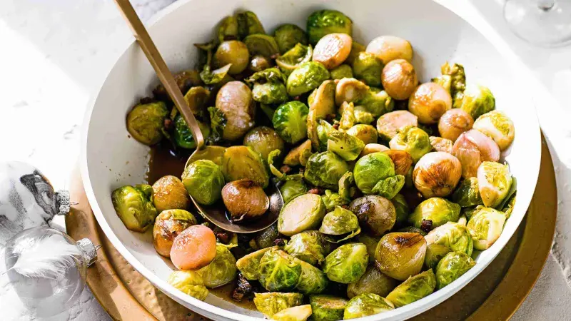 Karamelizované šalotky s kapustičkami