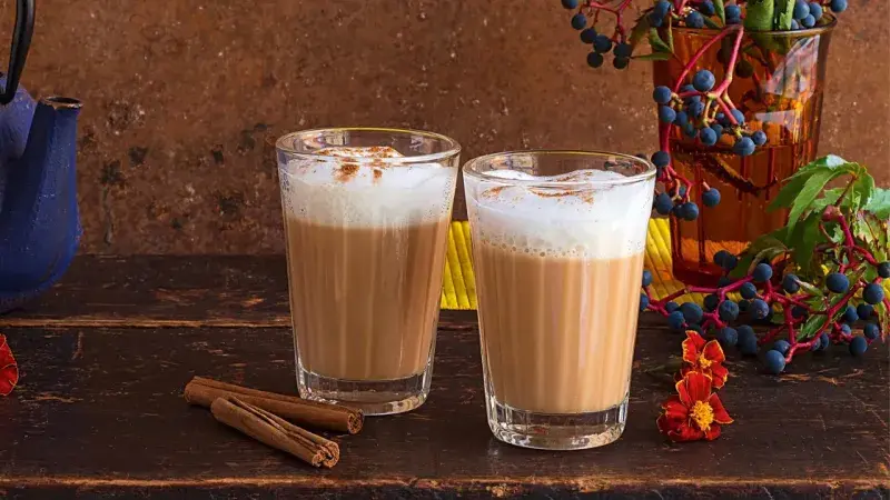 Karamelový chai latte