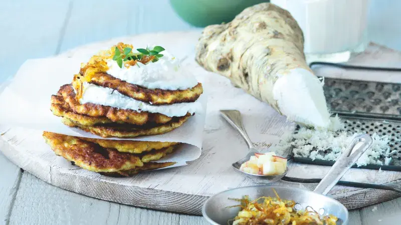 Křenové bramboráky s křenovou smetanou