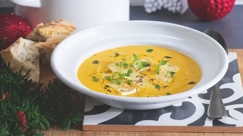 Krémová polévka se sýrem brie