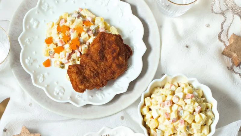 Krůtí řízky s bramborovým salátem