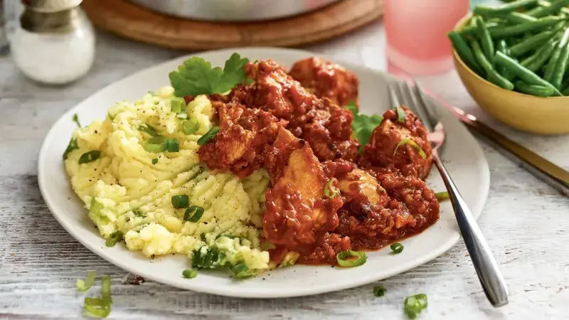 Kuře na limonádě s bramborovou kaší s jarní cibulkou