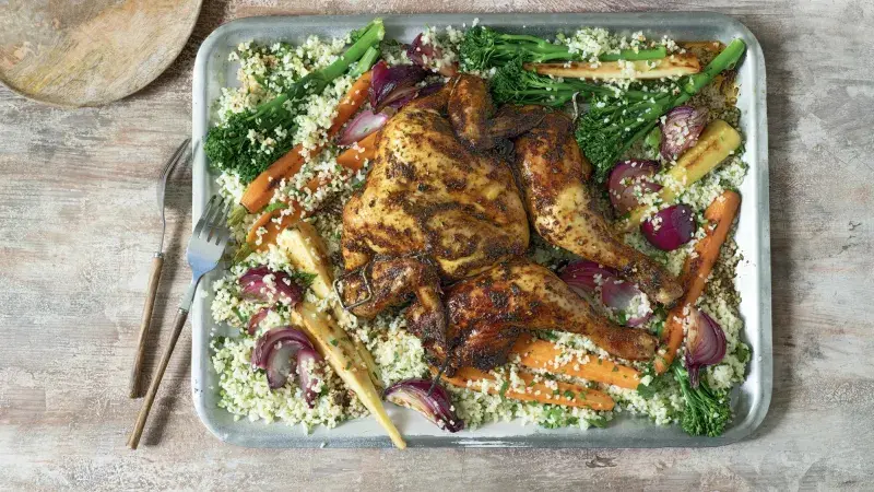 Kuře s mladou zeleninou a bulgurem