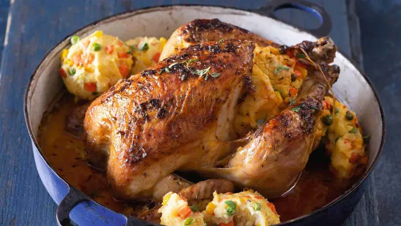 Kuře s knedlíkovou nádivkou