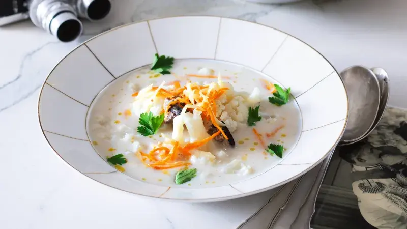 Květáková polévka s parmazánem