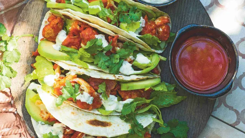 Květákové buffalo tacos