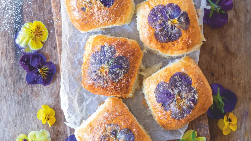 Kynuté houstičky s jedlými kvítky