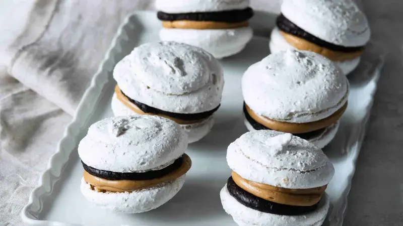 Laskonky s čokoládou a kávovým krémem