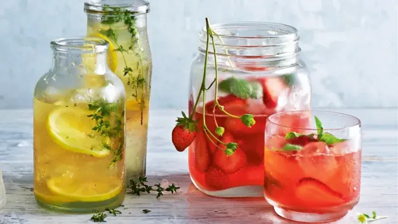 Ledový heřmánkový čaj s citronem a tymiánem