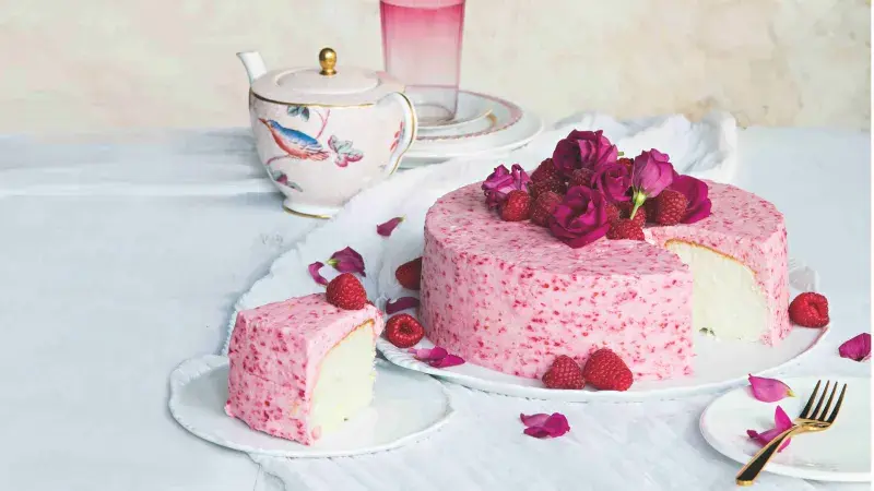 Malinovo-růžový andělský dort
