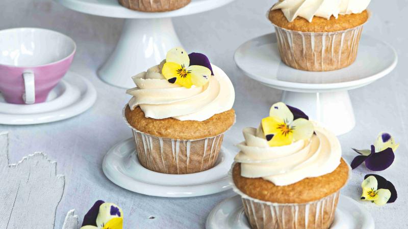 Mangové cupcakes s kokosem a mučenkou