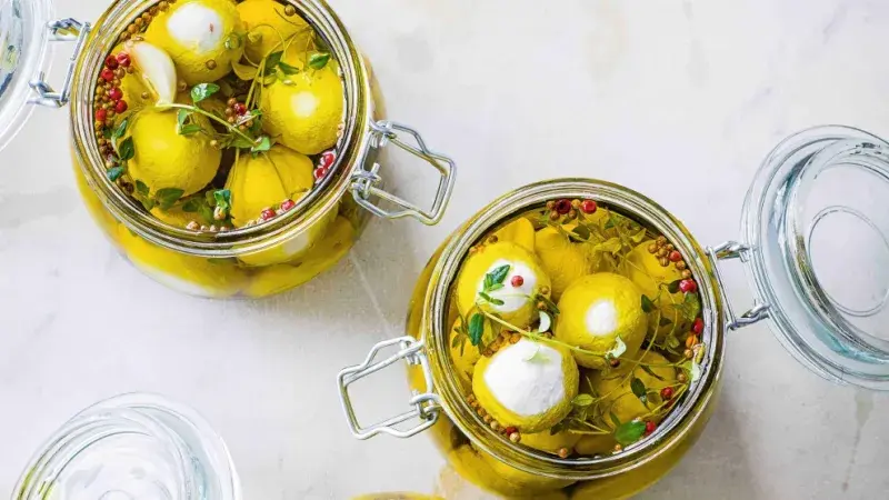 Marinovaný kozí sýr