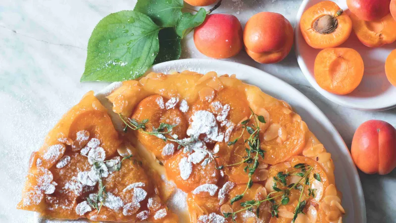 Meruňkový tarte tatin s tymiánem