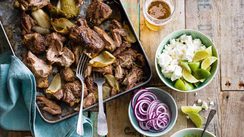 Mexické pomalu pečené vepřové maso se zelenou salsou
