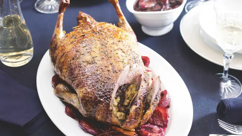 Nadívaná kachna na švestkách