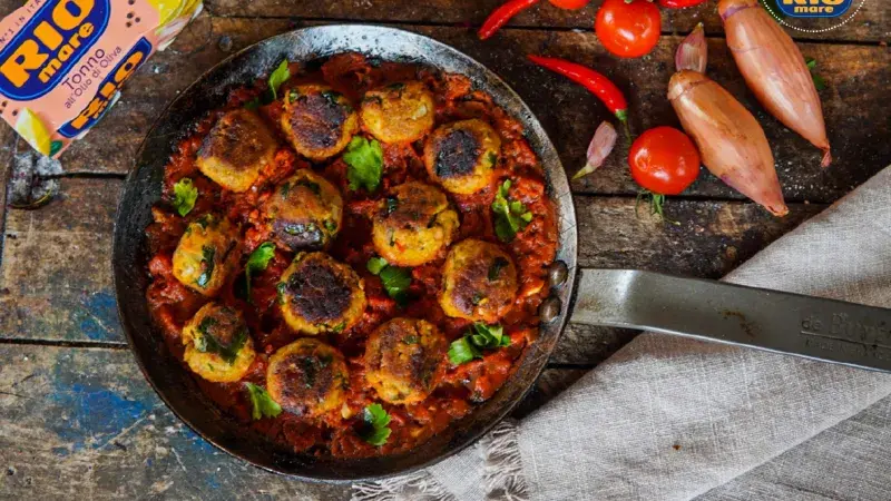 Tuňákové kuličky v rajčatové omáčce