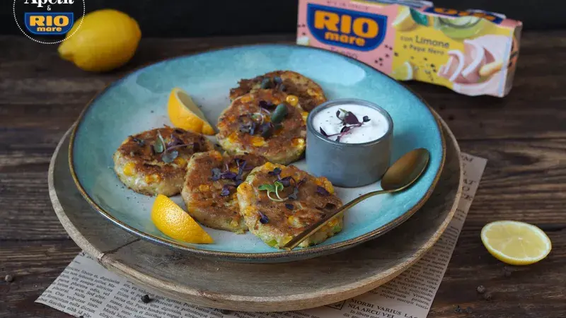 Tuňákové placičky s citronovým dipem