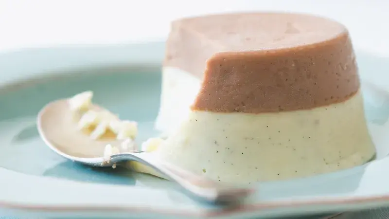 Panna cotta ochucená dvojí čokoládou