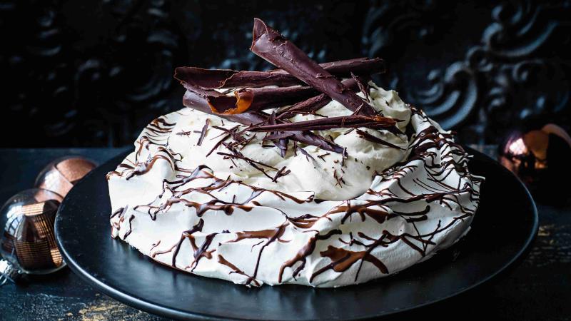 Pavlova se smetanovým kávovým likérem