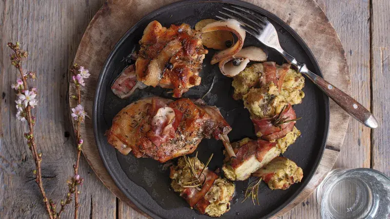 Pečený králík s nádivkovými knedlíčky